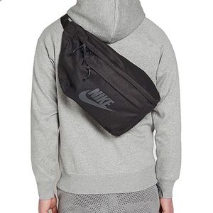 Unisex Nike Tech Hip Pack